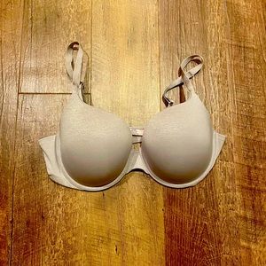 Victoria’s Secret 38D T-shirt Push Up Bra - silvery gray